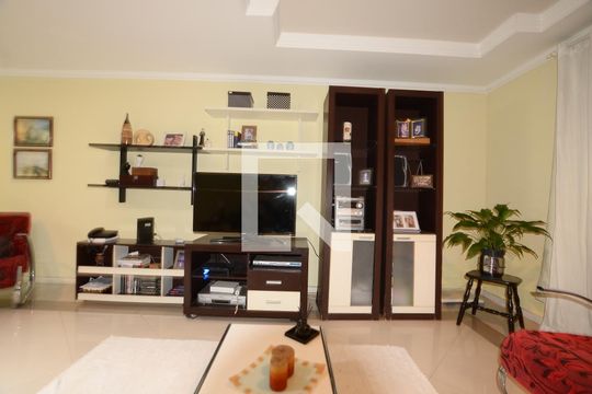 Sala de casa à venda com 4 quartos, 220m² em Vila Valqueire, Rio de Janeiro