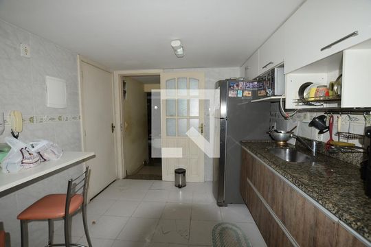 Cozinha de casa à venda com 4 quartos, 220m² em Vila Valqueire, Rio de Janeiro