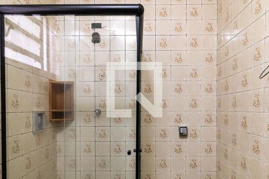 Banheiro de casa à venda com 4 quartos, 200m² em Vila Romana, São Paulo