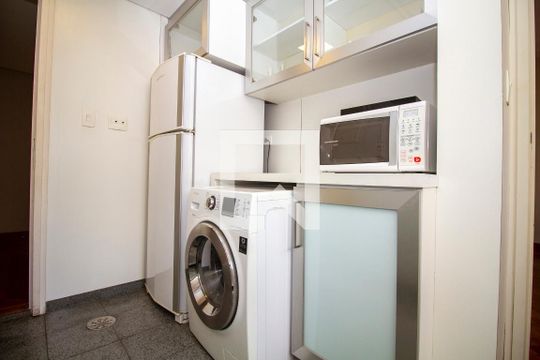 Cozinha de apartamento para alugar com 2 quartos, 117m² em Jardim Paulista, São Paulo