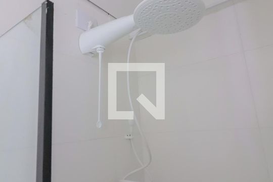 Banheiro de kitnet/studio para alugar com 1 quarto, 20m² em Jardim das Vertentes, São Paulo