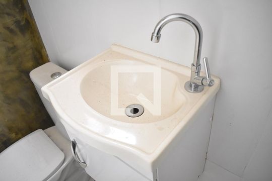Pia de casa à venda com 1 quarto, 74m² em Campo Grande, Rio de Janeiro