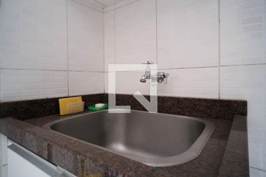 Lavanderia de casa à venda com 2 quartos, 75m² em Jardim Piqueroby, São Paulo