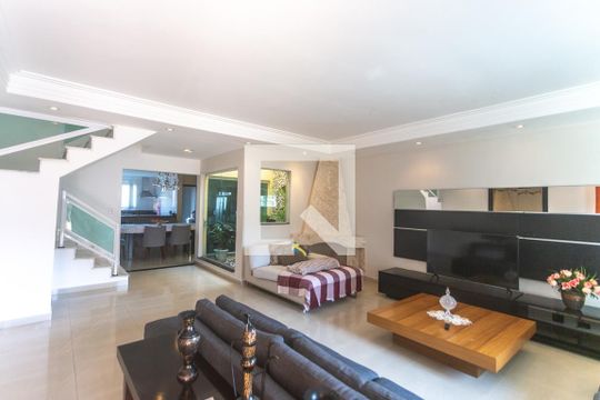 Sala de Estar de casa à venda com 3 quartos, 298m² em Jardim do Mar, São Bernardo do Campo