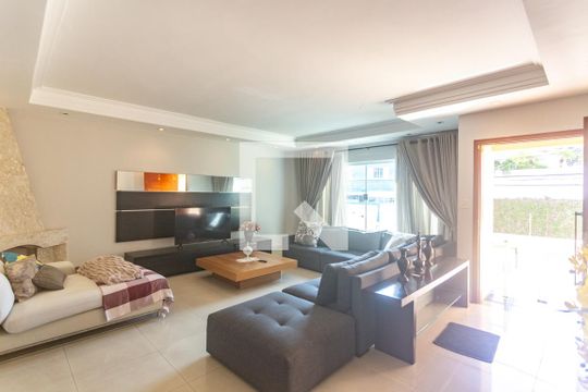 Casa à venda com 3 quartos, 298m² em Jardim do Mar, São Bernardo do Campo
