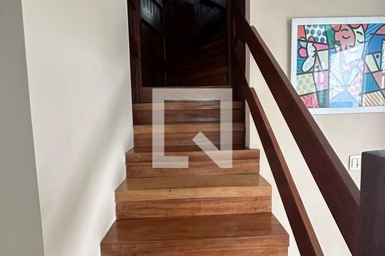 Hall de entrada de casa de condomínio à venda com 4 quartos, 350m² em Anil, Rio de Janeiro