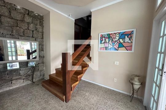 Hall de entrada de casa de condomínio à venda com 4 quartos, 350m² em Anil, Rio de Janeiro