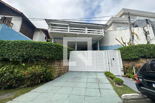Fachada de casa de condomínio à venda com 4 quartos, 350m² em Anil, Rio de Janeiro