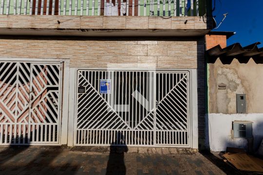 Fachada de casa à venda com 2 quartos, 600m² em Parque Capuava, Santo André