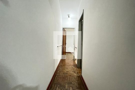 Corredor de casa à venda com 4 quartos, 90m² em Vila da Saúde , São Paulo