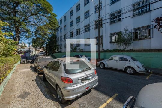 Garagem de apartamento para alugar com 2 quartos, 60m² em Padre Eustáquio, Belo Horizonte