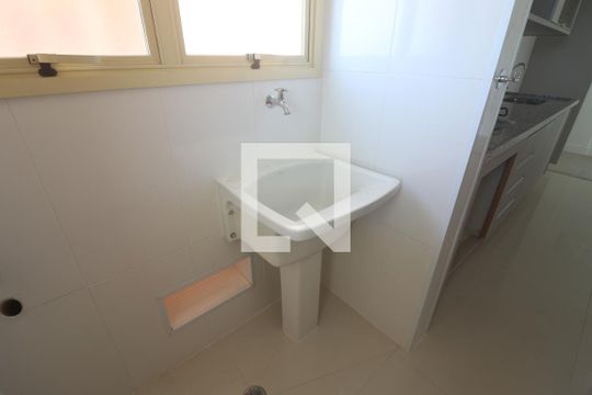 Área de Serviço de apartamento para alugar com 3 quartos, 94m² em Jardim São Paulo, São Paulo