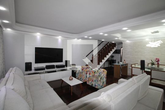 Casa à venda com 3 quartos, 250m² em Vila Ré, São Paulo