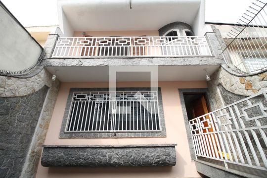 Fachada de casa à venda com 3 quartos, 250m² em Vila Ré, São Paulo