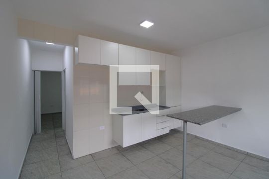 Cozinha de apartamento para alugar com 1 quarto, 37m² em Socorro, São Paulo