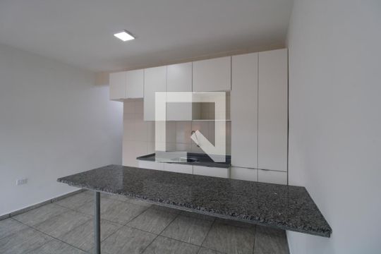 Cozinha de apartamento para alugar com 1 quarto, 37m² em Socorro, São Paulo