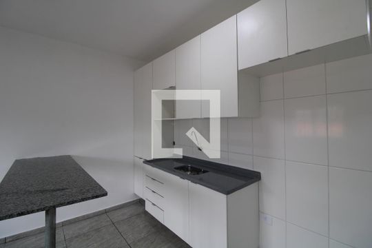 Cozinha de apartamento para alugar com 1 quarto, 38m² em Socorro, São Paulo