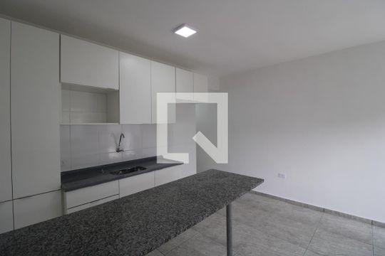 Cozinha de apartamento para alugar com 1 quarto, 38m² em Socorro, São Paulo