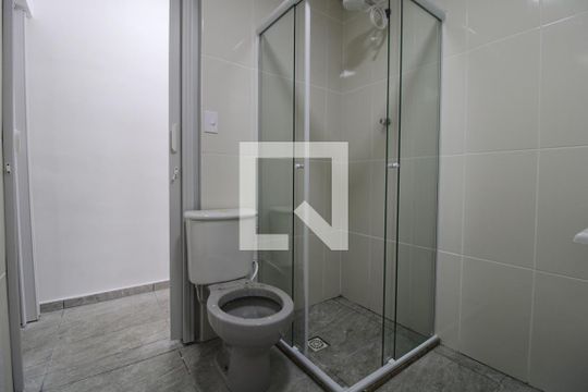 Banheiro de apartamento para alugar com 1 quarto, 38m² em Socorro, São Paulo