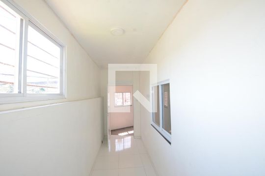 Hall de Entrada de apartamento para alugar com 1 quarto, 30m² em Vicente de Carvalho, Rio de Janeiro
