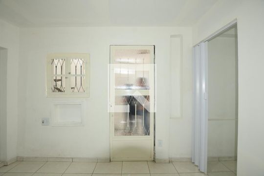 Sala de apartamento para alugar com 1 quarto, 28m² em Vicente de Carvalho, Rio de Janeiro