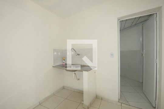 Cozinha de apartamento para alugar com 1 quarto, 28m² em Vicente de Carvalho, Rio de Janeiro