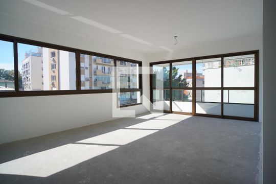 Sala de apartamento à venda com 3 quartos, 124m² em Petrópolis, Porto Alegre