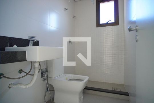 Banheiro suíte de apartamento à venda com 3 quartos, 124m² em Petrópolis, Porto Alegre