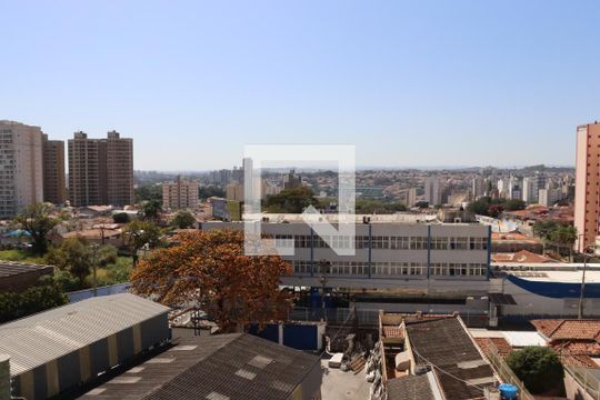 Vista da sala/quarto de kitnet/studio à venda com 1 quarto, 30m² em Ponte Preta, Campinas
