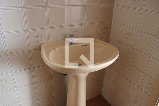 Detalhe do banheiro de kitnet/studio à venda com 1 quarto, 30m² em Ponte Preta, Campinas