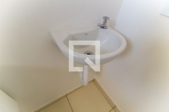 Banheiro de apartamento à venda com 1 quarto, 34m² em Vila Granada, São Paulo