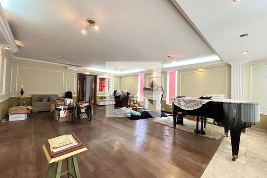 Sala de casa à venda com 5 quartos, 500m² em Vila Campestre, São Paulo