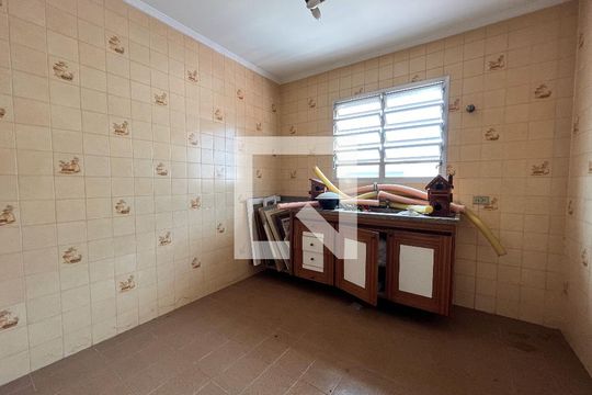 Cozinha 2 de casa à venda com 5 quartos, 500m² em Vila Campestre, São Paulo