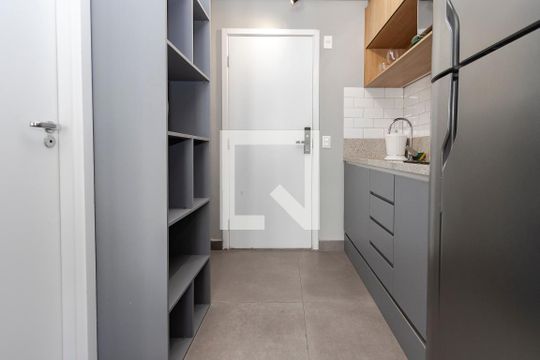 Cozinha de kitnet/studio para alugar com 1 quarto, 24m² em Campo Belo, São Paulo