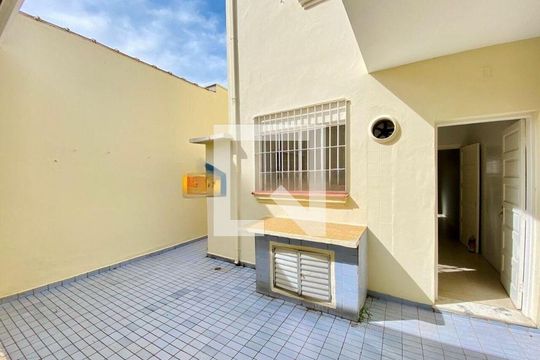 Casa à venda com 2 quartos, 140m² em Vila Cordeiro, São Paulo