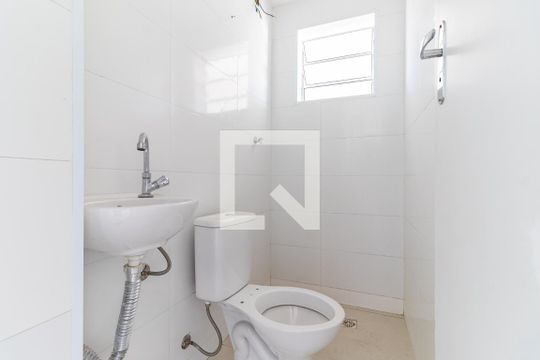 Banheiro de kitnet/studio para alugar com 1 quarto, 31m² em Jardim Alfredo, São Paulo