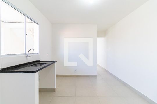 Cozinha de kitnet/studio para alugar com 1 quarto, 31m² em Jardim Alfredo, São Paulo