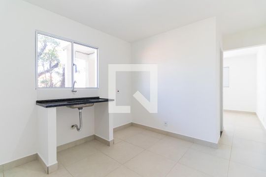 Cozinha de kitnet/studio para alugar com 1 quarto, 31m² em Jardim Alfredo, São Paulo