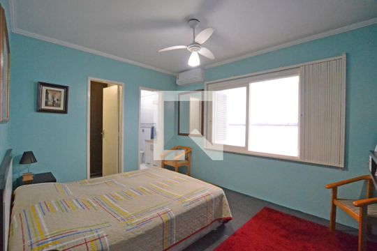 Suíte de casa à venda com 3 quartos, 248m² em Medianeira, Porto Alegre