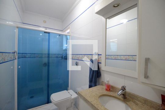 Banheiro da Suíte de casa à venda com 3 quartos, 248m² em Medianeira, Porto Alegre