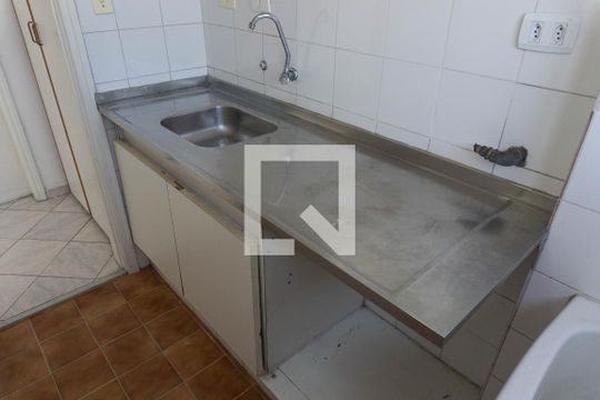 Cozinha de kitnet/studio para alugar com 1 quarto, 23m² em Bela Vista, São Paulo