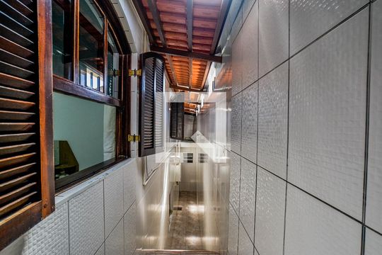 Corredor Externo de casa à venda com 4 quartos, 342m² em Jardim das Maravilhas, Santo André