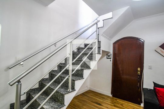 Escada de casa à venda com 4 quartos, 342m² em Jardim das Maravilhas, Santo André