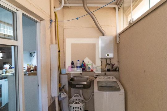 Área de Serviço de apartamento à venda com 3 quartos, 234m² em Vila Brandina, Campinas