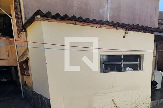 Quintal de casa à venda com 4 quartos, 300m² em Glória, Belo Horizonte