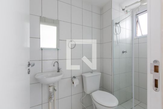Banheiro de apartamento à venda com 1 quarto, 27m² em Vila Campanela, São Paulo