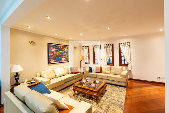 Casa à venda com 4 quartos, 289m² em Cidade Vargas, São Paulo