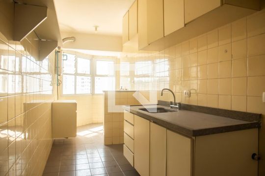 Cozinha de apartamento à venda com 5 quartos, 257m² em Vila Clementino, São Paulo