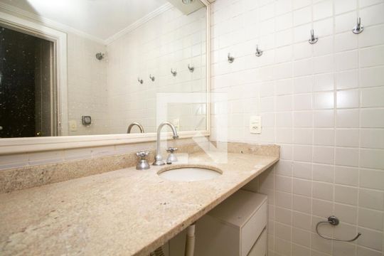 Banheiro da Suíte de apartamento para alugar com 3 quartos, 102m² em Pinheiros, São Paulo