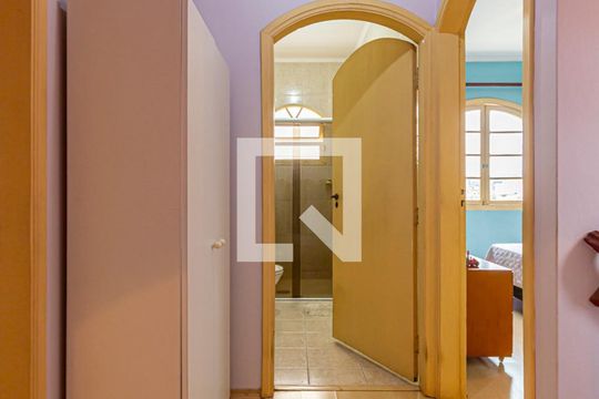 Corredor de casa à venda com 3 quartos, 198m² em Jardim Ipanema, Santo André